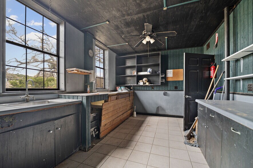 More Photos Of 2412 Usener Rd rd, Fredericksburg Winery Vineyard For Sale