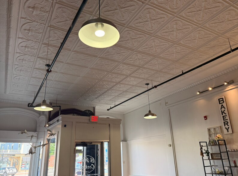More Photos Of 146 Maine st, Brunswick Office For Lease