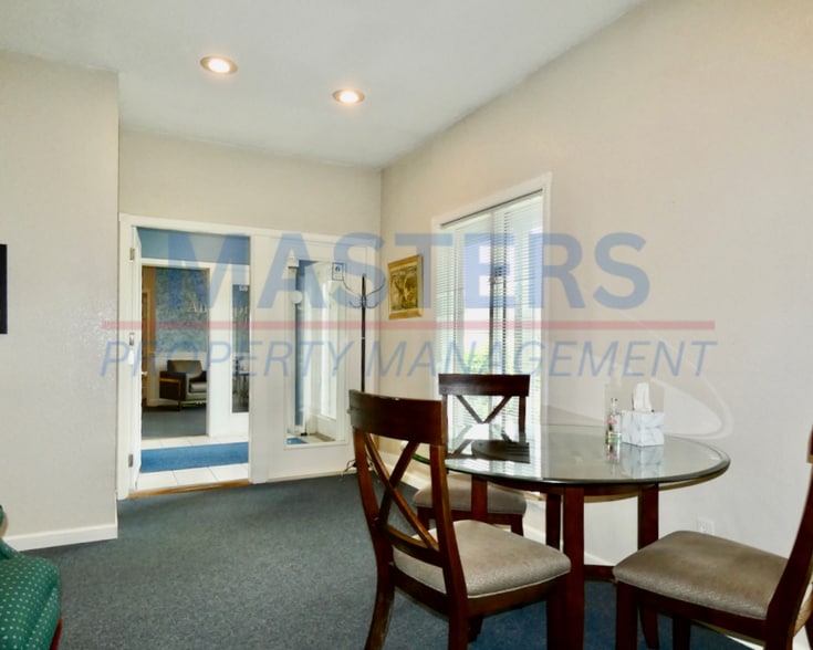 More Photos Of 836 W South Boundary St, Perrysburg Office Residential For Lease