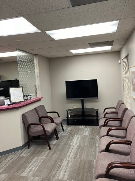 More Photos Of 7231-7243 Hanover Pky, Greenbelt Office For Lease