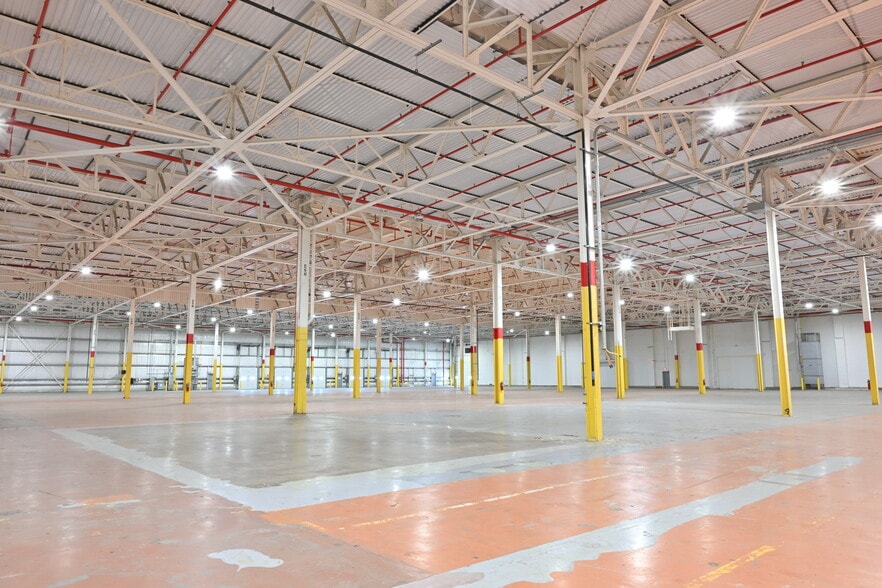 More Photos Of 1101 N Center Rd, Flint Manufacturing For Lease