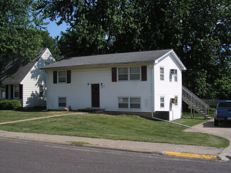 Primary Photo Of 309 W Barsi Blvd, Macomb Apartments For Sale