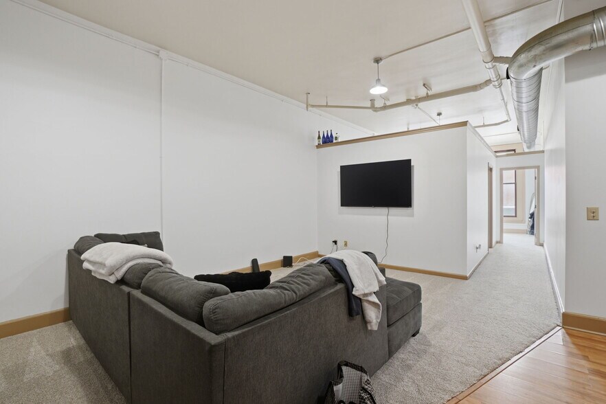 More Photos Of 4126 E Erie St, Willoughby Office For Sale