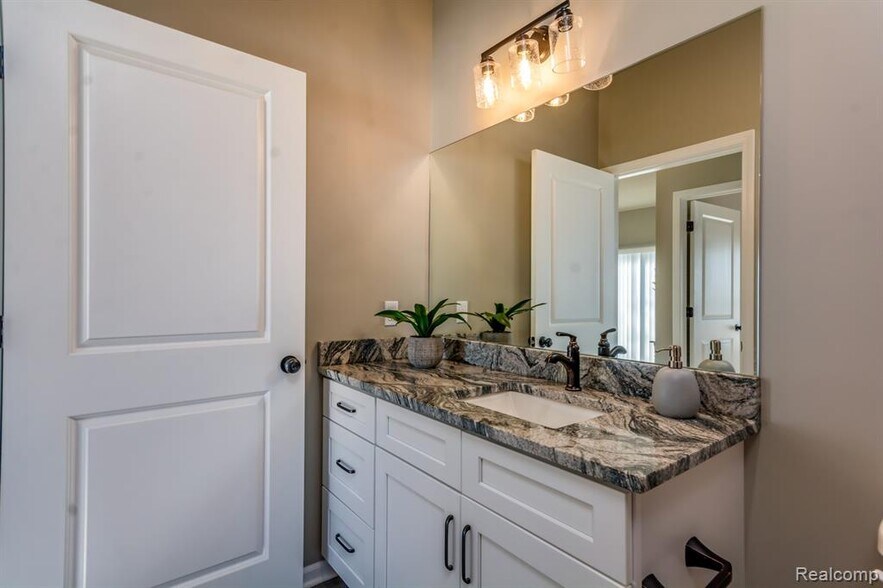 More Photos Of 1251 E Woodward Heights Blvd, Hazel Park Apartments For Sale