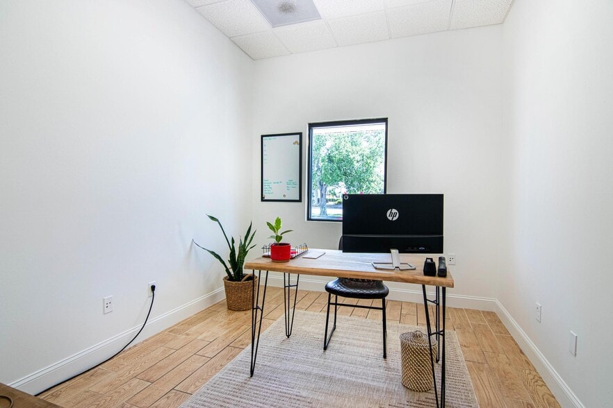 More Photos Of 2326 Del Prado Blvd, Cape Coral Office For Lease