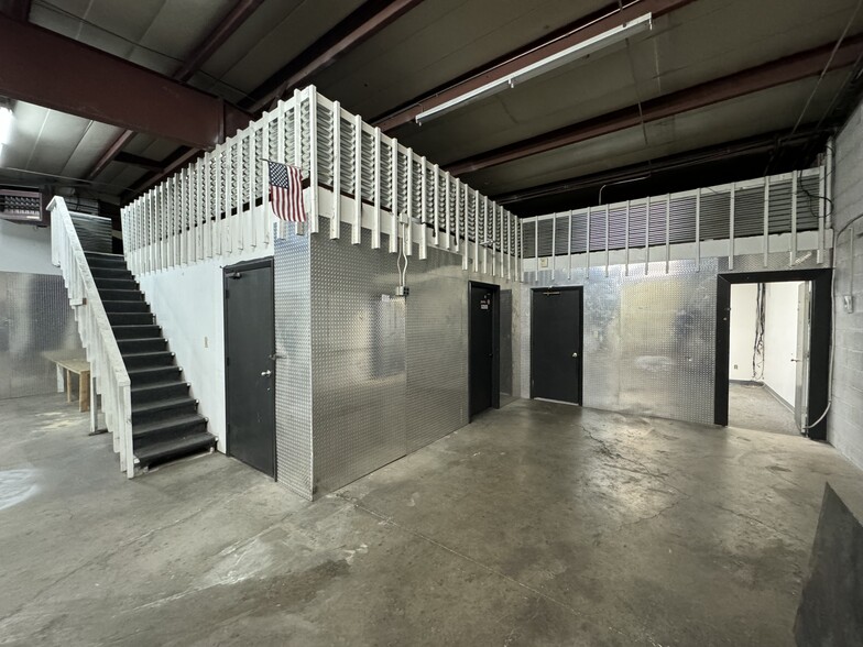 More Photos Of 2458 I 70 Business Loop, Grand Junction Service For Lease