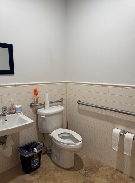 More Photos Of 1005 W Indiantown Rd, Jupiter Office For Sale