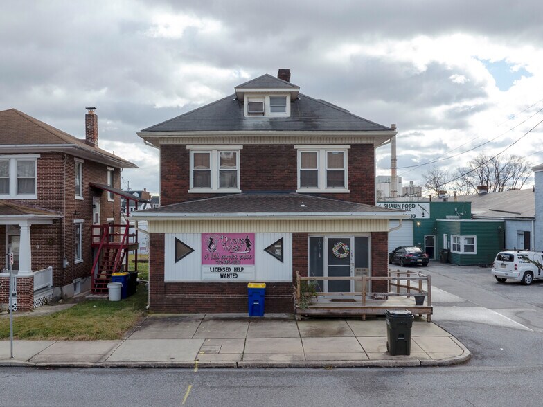 More Photos Of 1836 W Market St, York Freestanding For Lease