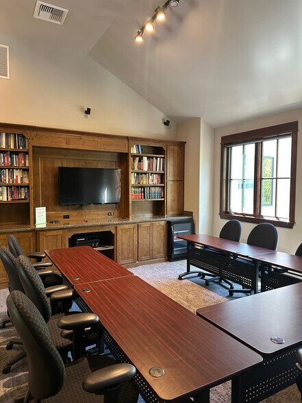 More Photos Of 7307 SW Beveland Rd, Tigard Coworking Space