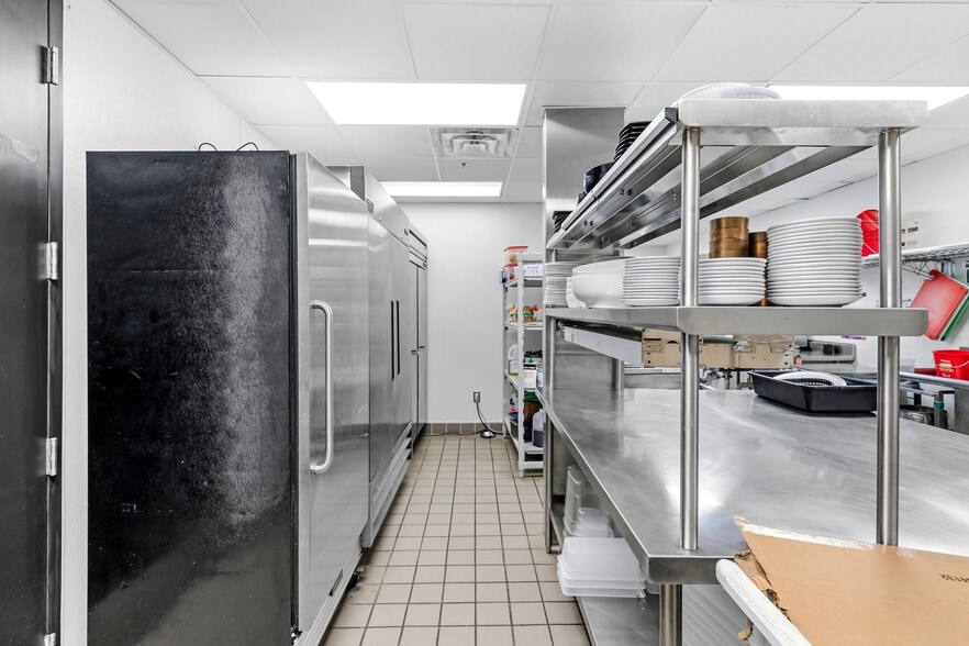 More Photos Of 7807 Creekridge Cir, Bloomington Office For Sale