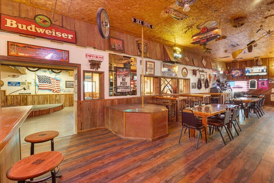 More Photos Of 206 1st St, Soldier Restaurant For Sale