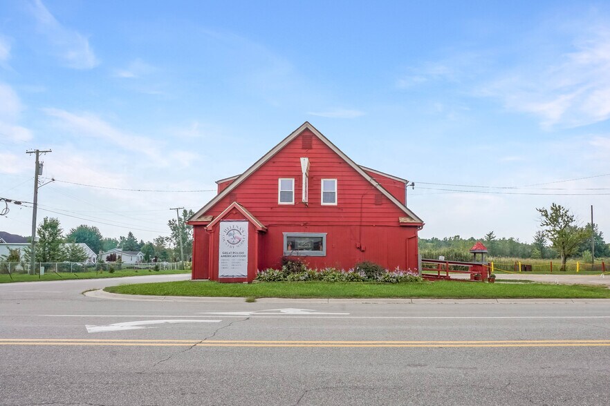 More Photos Of 6005 Marine City Hwy, Cottrellville Township Convenience Store For Sale