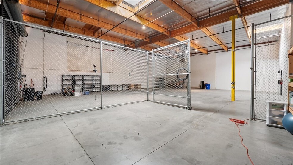 More Photos Of 73814 Dinah Shore Dr, Palm Desert Warehouse For Lease