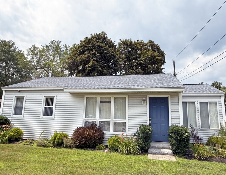 Primary Photo Of 107 W Broadway, Derry Office For Lease