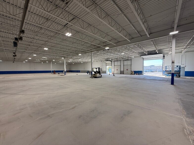 More Photos Of 815 S Brown School Rd, Vandalia Warehouse For Lease