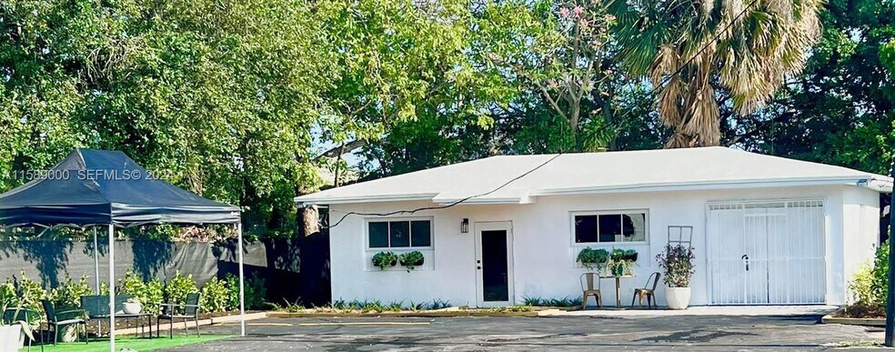 More Photos Of 650 NW 33rd St, Miami Office For Lease