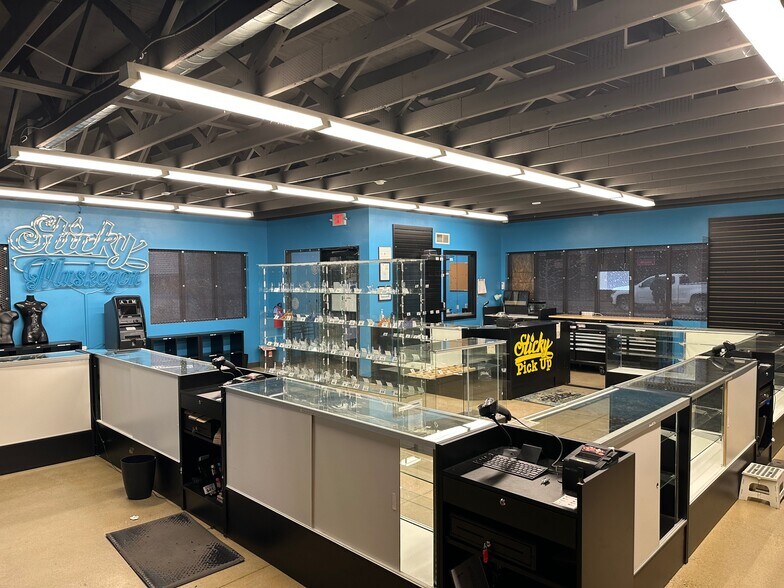 More Photos Of 1965 Peck St, Muskegon Medical For Sale