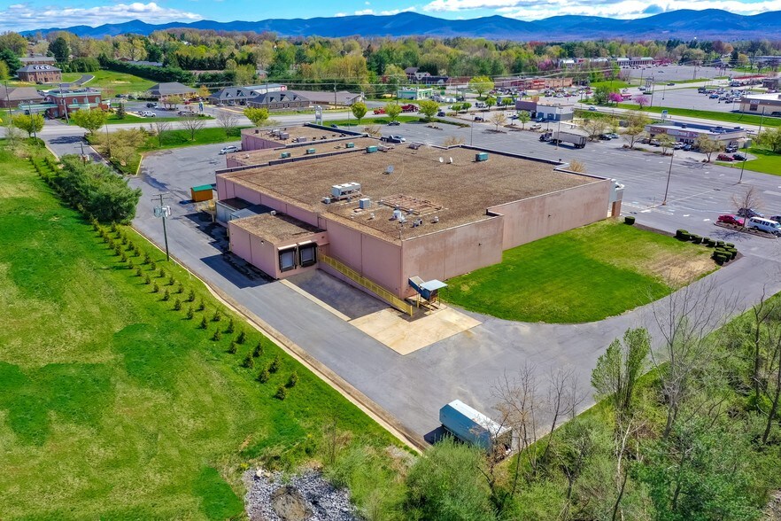 More Photos Of 109 Lew Dewitt Blvd, Waynesboro Storefront For Lease