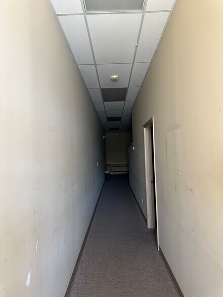 More Photos Of 1533 Bonnie Ln, Cordova General Retail For Lease