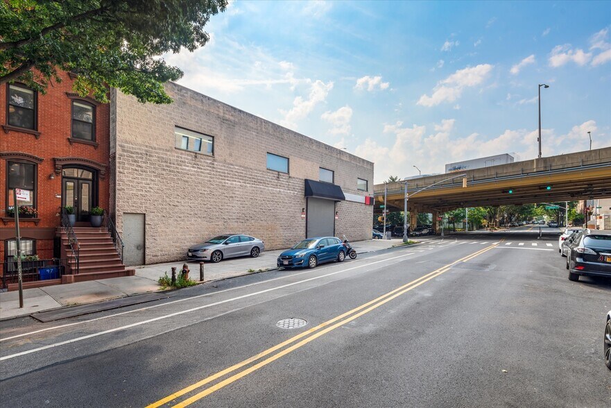 More Photos Of 217 Park Ave, Brooklyn Flex For Sale