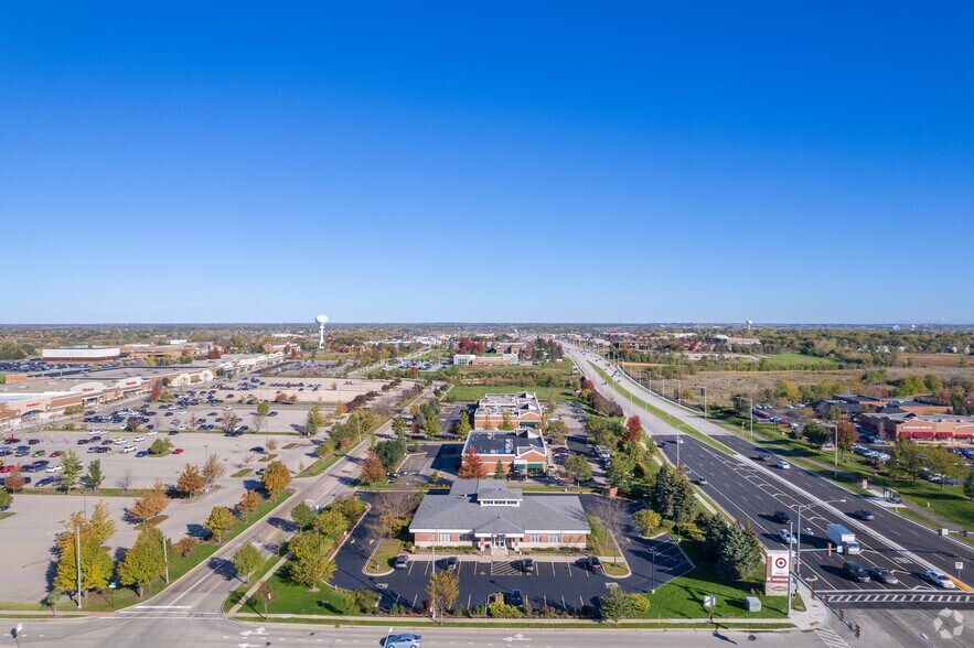 More Photos Of 702-750 S Randall Rd, Algonquin Unknown For Lease