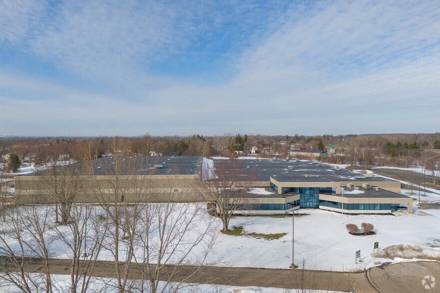 More Photos Of 100 Centre Dr, Orchard Park Warehouse For Lease