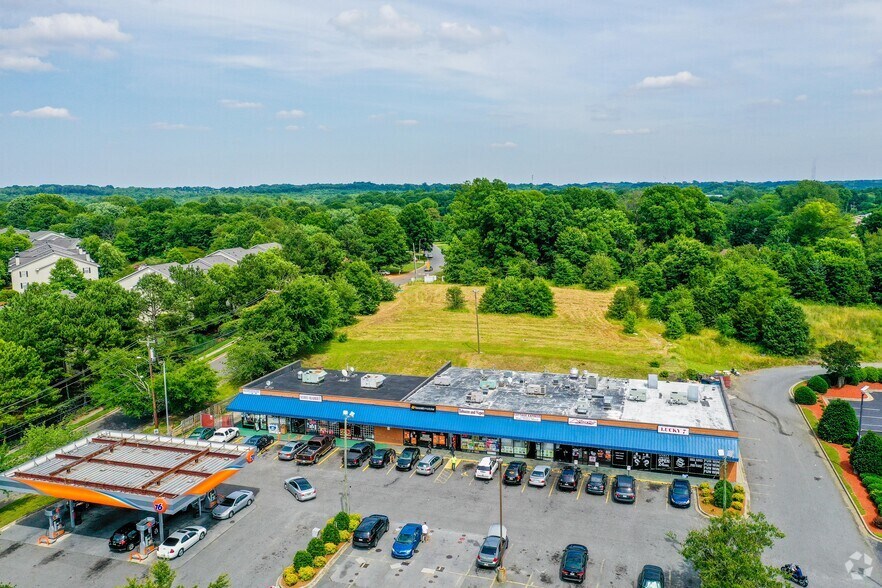 More Photos Of 7705 S Tryon St, Charlotte General Retail For Lease