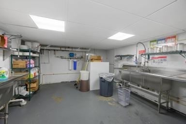 More Photos Of 5229 Madison Rd, Cincinnati Storefront Retail Office For Lease