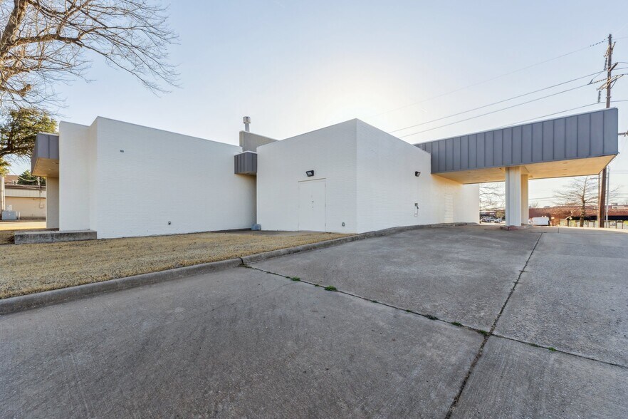 More Photos Of 414 N Air Depot Blvd, Midwest City Office For Lease