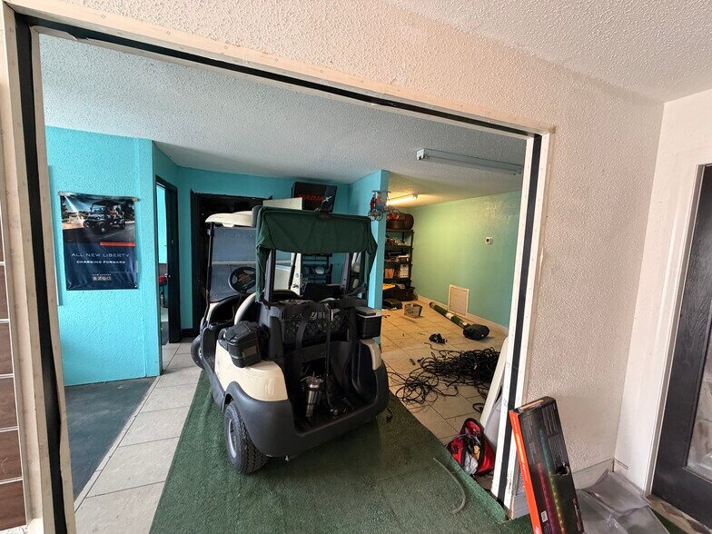 More Photos Of 904 Jan-Mar Ct, Clermont Flex For Lease