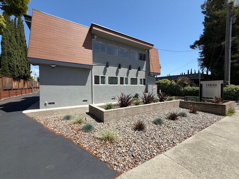 More Photos Of 19830 Lake Chabot Rd, Castro Valley Medical For Lease
