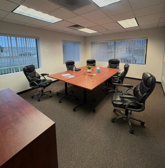 More Photos Of 585-597 W 9400 S, Sandy Warehouse For Lease