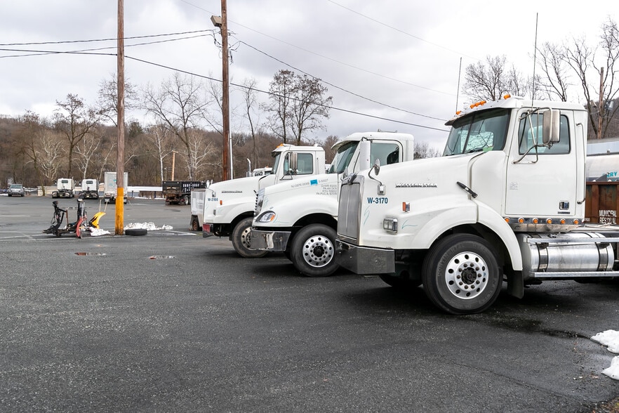 More Photos Of 56 US 46 Hwy, Columbia Distribution For Lease