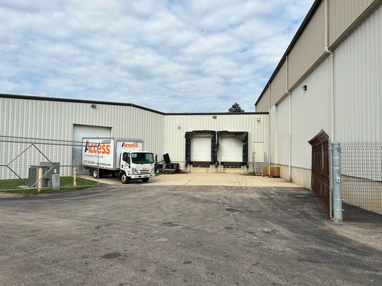 More Photos Of 3700 Commerce Dr, Madison Light Distribution For Lease