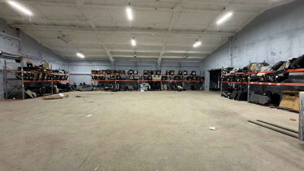 More Photos Of 2800 Delano St, Pensacola Warehouse For Lease