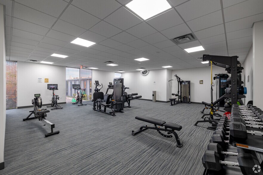 More Photos Of 4410 W Piedras Dr, San Antonio Office For Sale