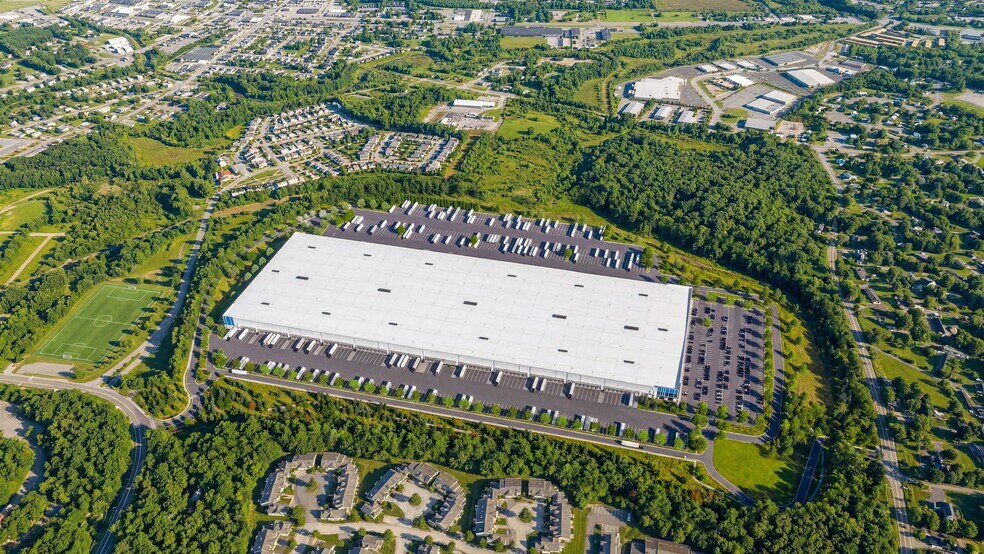 More Photos Of 75 Reed Rd, Hudson Manufacturing For Lease