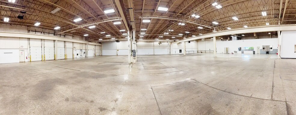 More Photos Of 4327 Airlane Dr SE, Grand Rapids Manufacturing For Sale