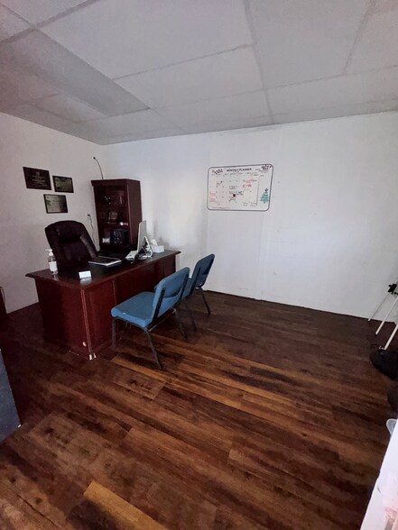 More Photos Of 815 N 3rd St, Lufkin Storefront Retail Office For Sale