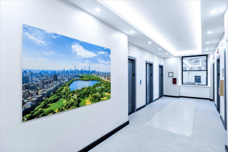 More Photos Of 515 Madison Ave, New York Coworking Space