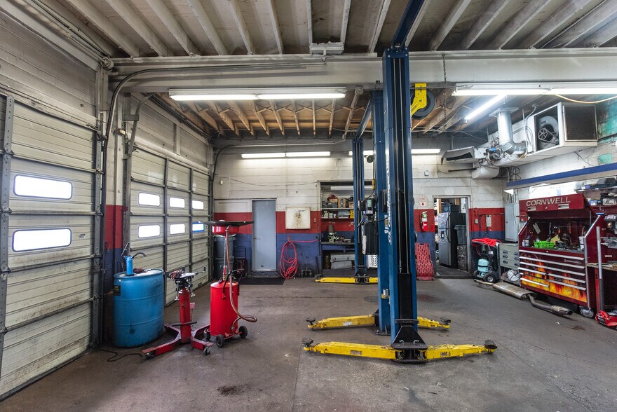 More Photos Of 8685 Torresdale Ave, Philadelphia Auto Repair For Sale