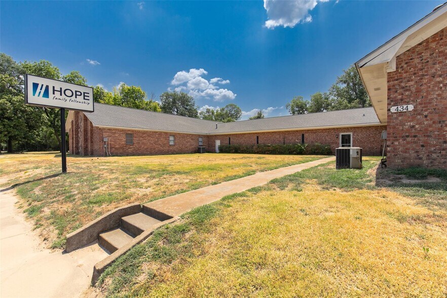 More Photos Of 434 Jefferson St E, Sulphur Springs Religious Facility For Sale
