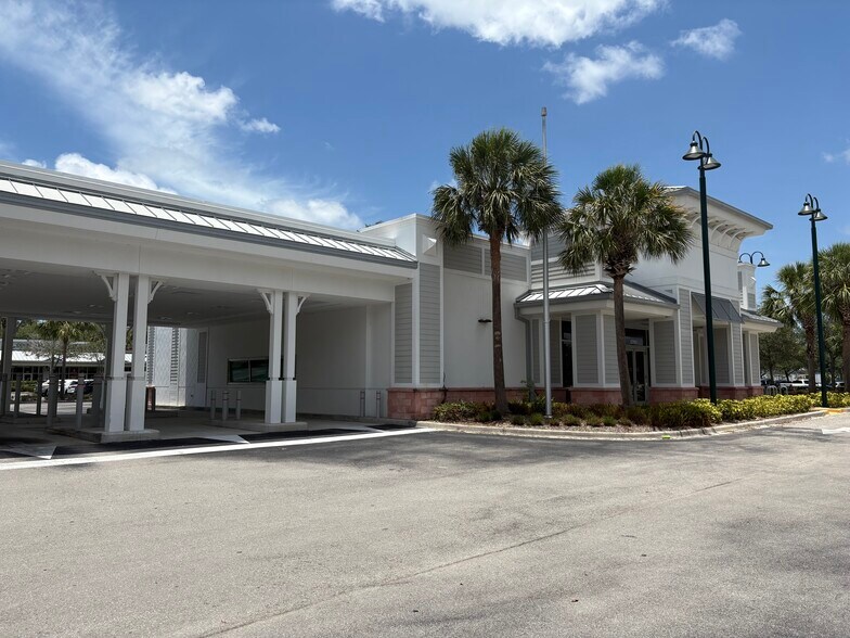 More Photos Of 12965 Collier Blvd, Naples Bank For Lease