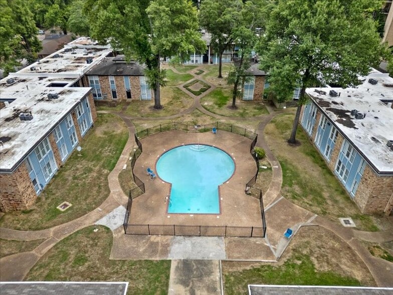 More Photos Of , Memphis Multifamily For Sale