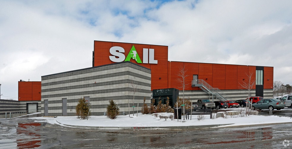 More Photos Of 150 Holiday Inn Dr, Cambridge General Retail For Sale
