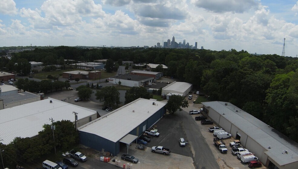 More Photos Of 540 W 32nd St, Charlotte Warehouse For Lease