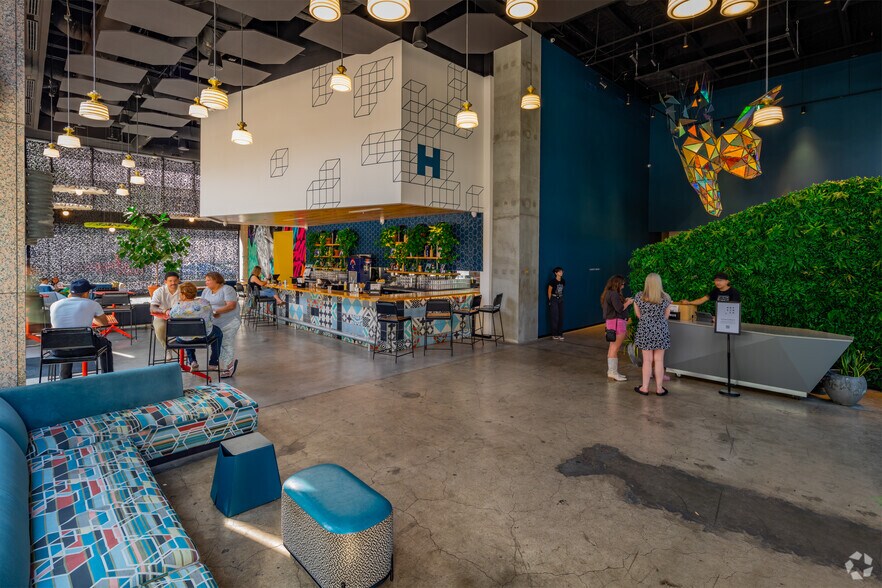 More Photos Of 711 Navarro St, San Antonio Office For Lease