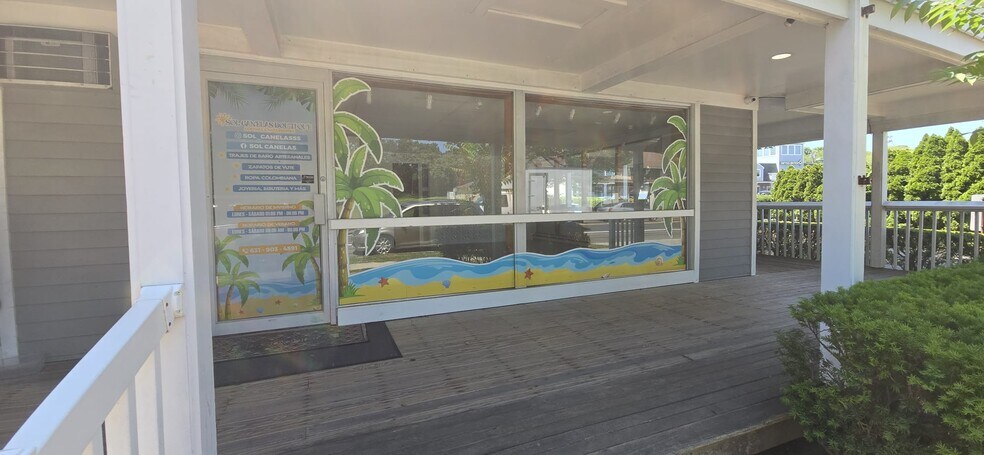 More Photos Of 107 W Montauk Hwy, Hampton Bays General Retail For Lease