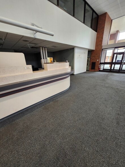 More Photos Of 2 N Mill St, New Castle Bank For Sale