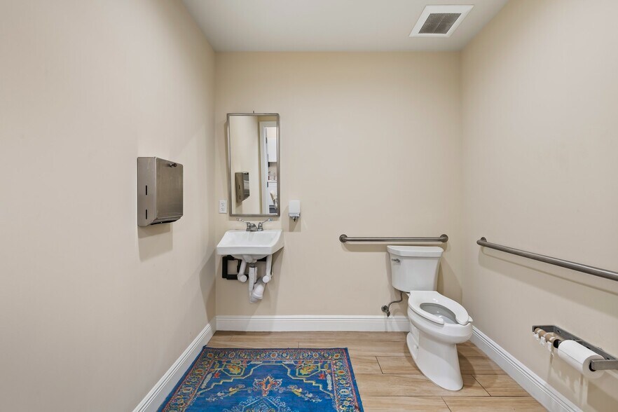 More Photos Of 11 W State Road 84, Fort Lauderdale Office For Lease